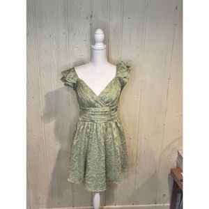 Selfie Leslie Dress Size M Green